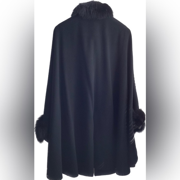EUC Wool Cashmere Fox fur cape - Picture 4 of 15
